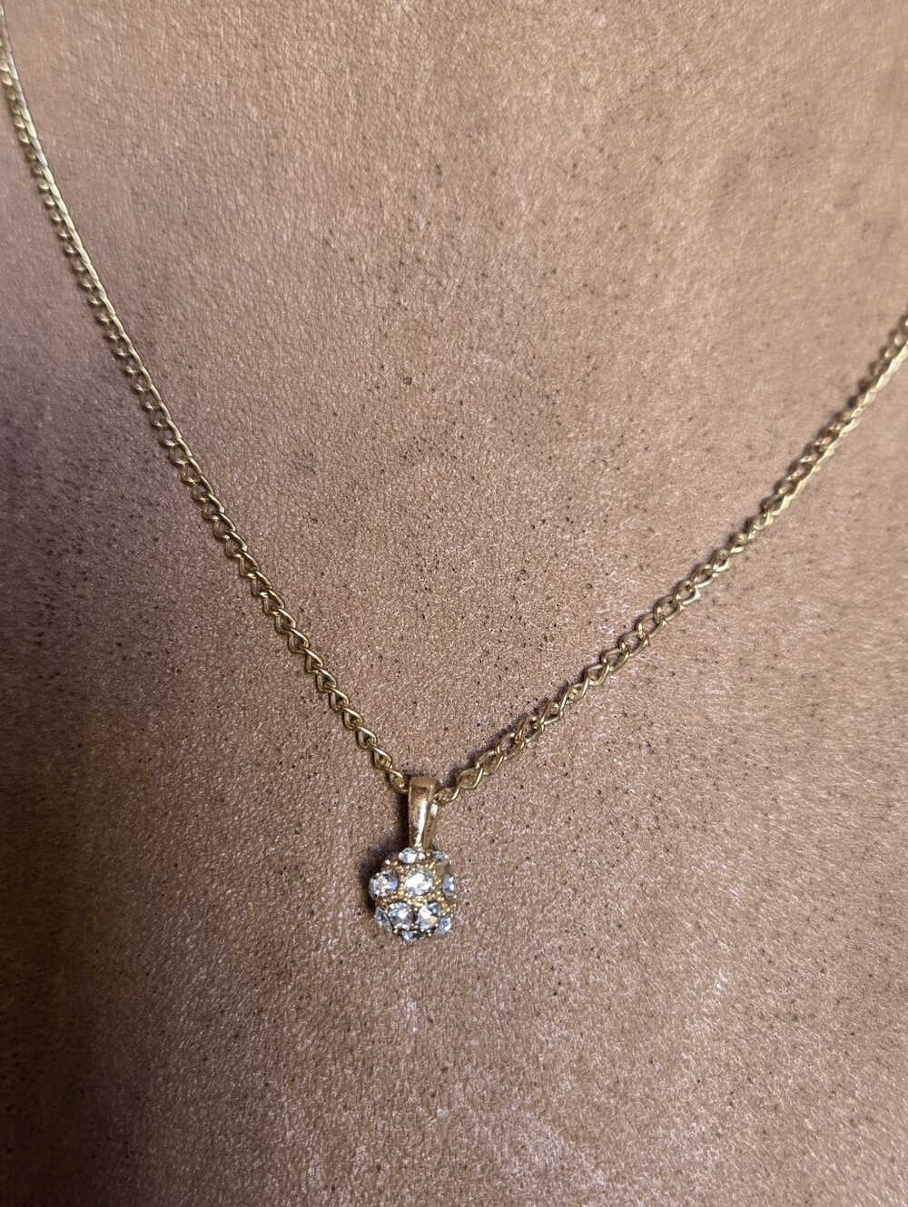 Gold Tone Rhinestone Cluster Pendant Necklace 18" + 2" Extender